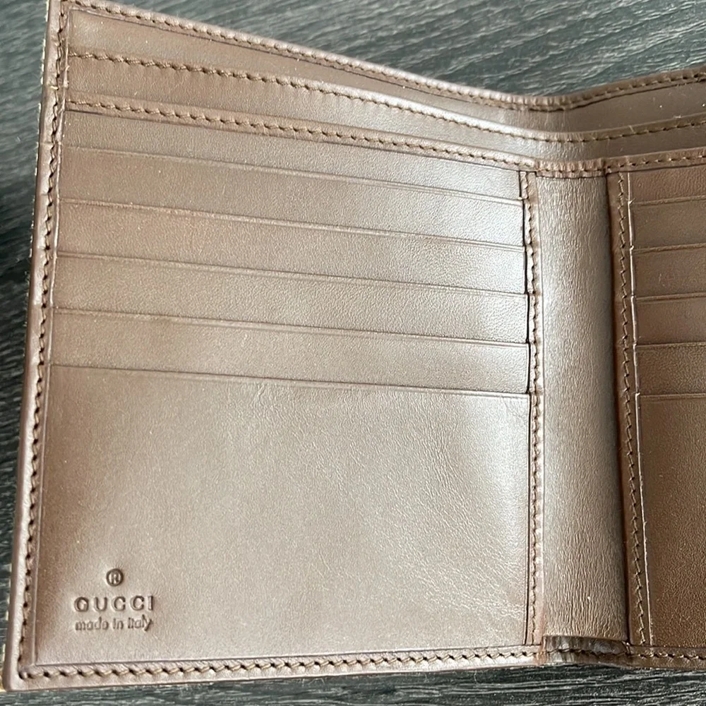 Gucci authentic Leather/ Canvas in great condition Wallet, silver hardware. - Picture 3 of 9